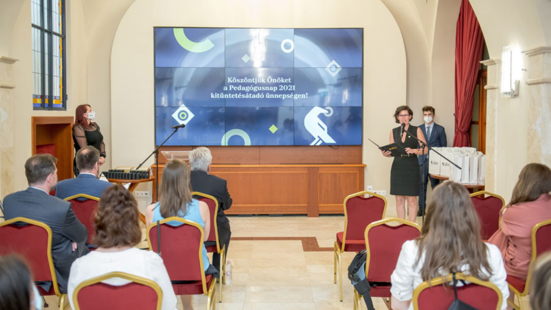 The 2021 Lecturer of the year and Employee of the year awards have been ...