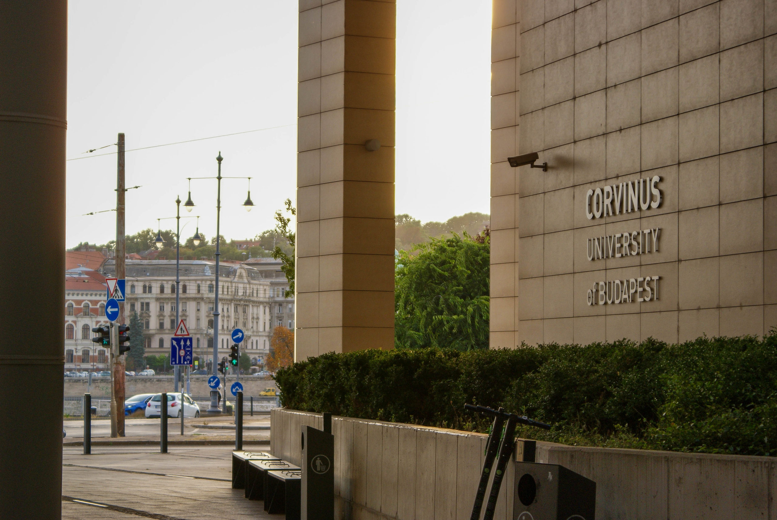 Mennyiségi szempontok helyett a minőségre koncentrálhat a Corvinus, interjú Takáts Előddel