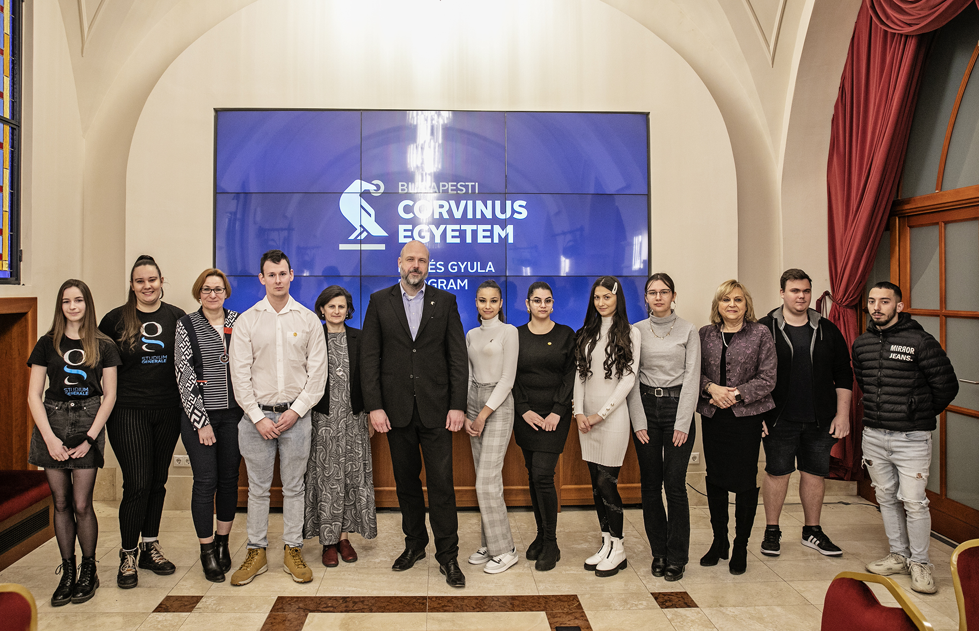 A kiszemelt egyetemek kapujában a Corvinus tehetségtámogató programjának résztvevői