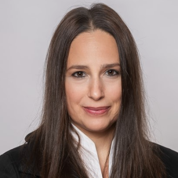 Dr. Köves Alexandra