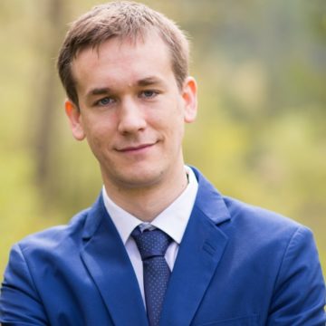 Dr. Sárvári Balázs